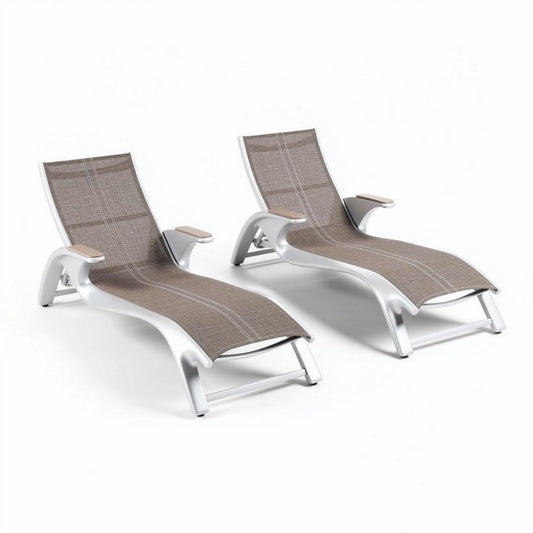 Lounge set van twee ligstoelen met aluminium frame en textileen stof in bruin